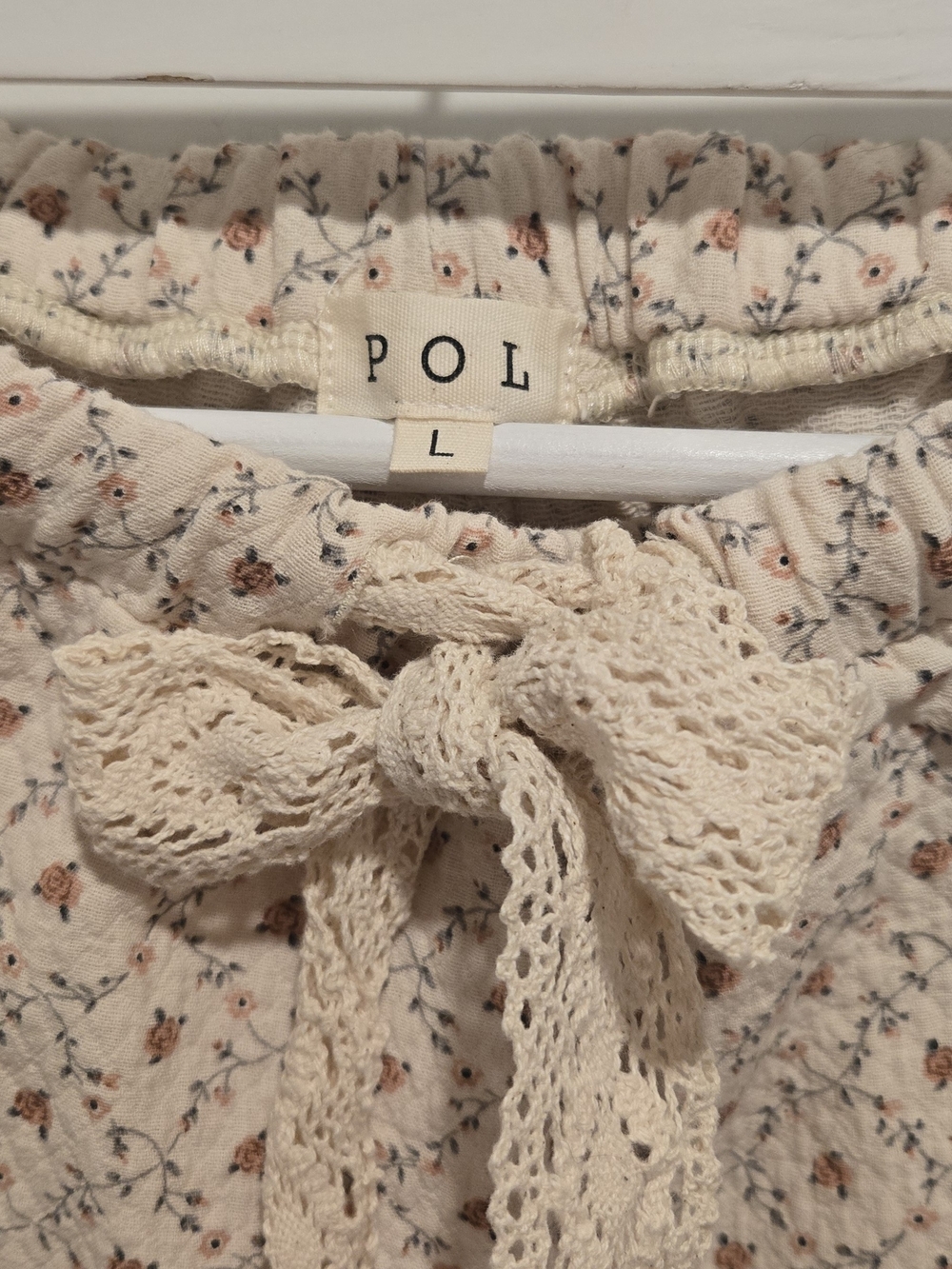 POL Floral Pants with Patches and Ruffle Details in Natural/Pink NWOT - Picture 4 of 7